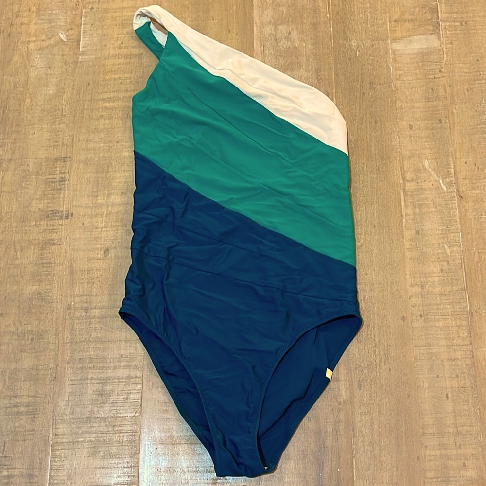 Summersalt The Sidestroke, Color is Seaweed, Sea salt and White sand. Size 6